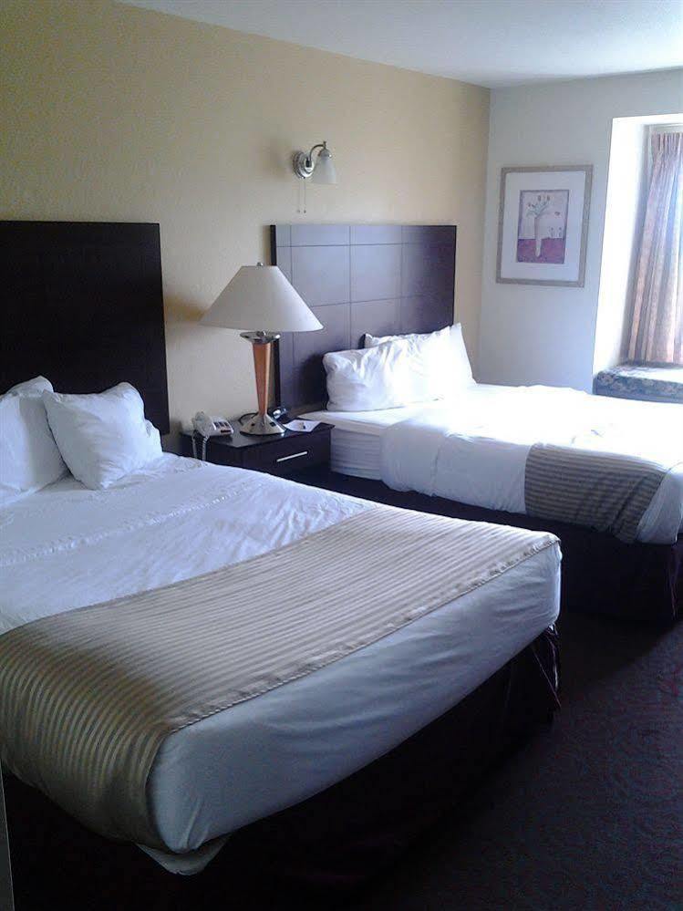 Bridgepointe Inn & Suites Toledo-Perrysburg-Rossford-Oregon-Maumee By Hollywood Casino Northwood Bagian luar foto