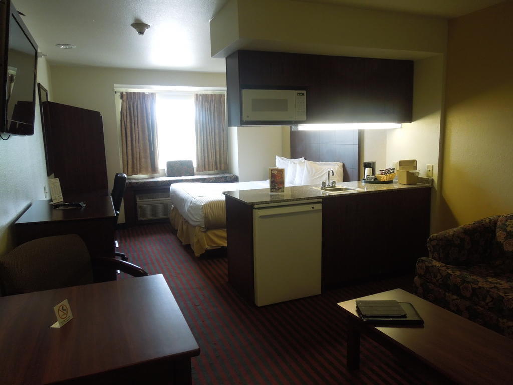 Bridgepointe Inn & Suites Toledo-Perrysburg-Rossford-Oregon-Maumee By Hollywood Casino Northwood Bagian luar foto